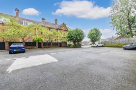 Images for Park House, Park Drive, Market Harborough