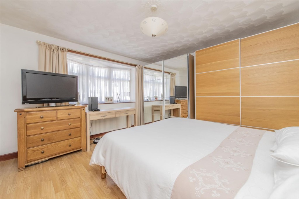 Images for Neale Avenue, Kettering EAID:oscarjamesapi BID:2