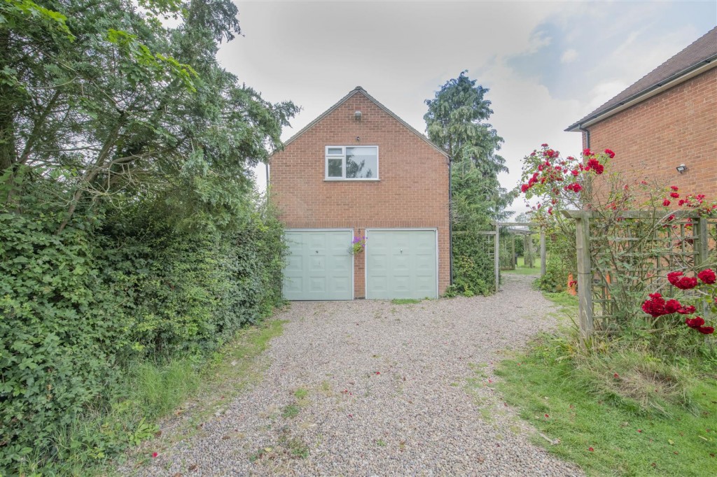 Images for Lutterworth Road, Arnesby EAID:oscarjamesapi BID:5