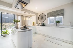 Images for Singlehurst Close, Weldon