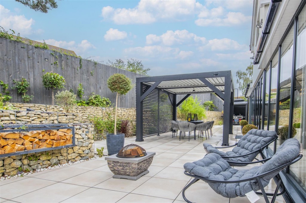 Images for Singlehurst Close, Weldon EAID:oscarjamesapi BID:4