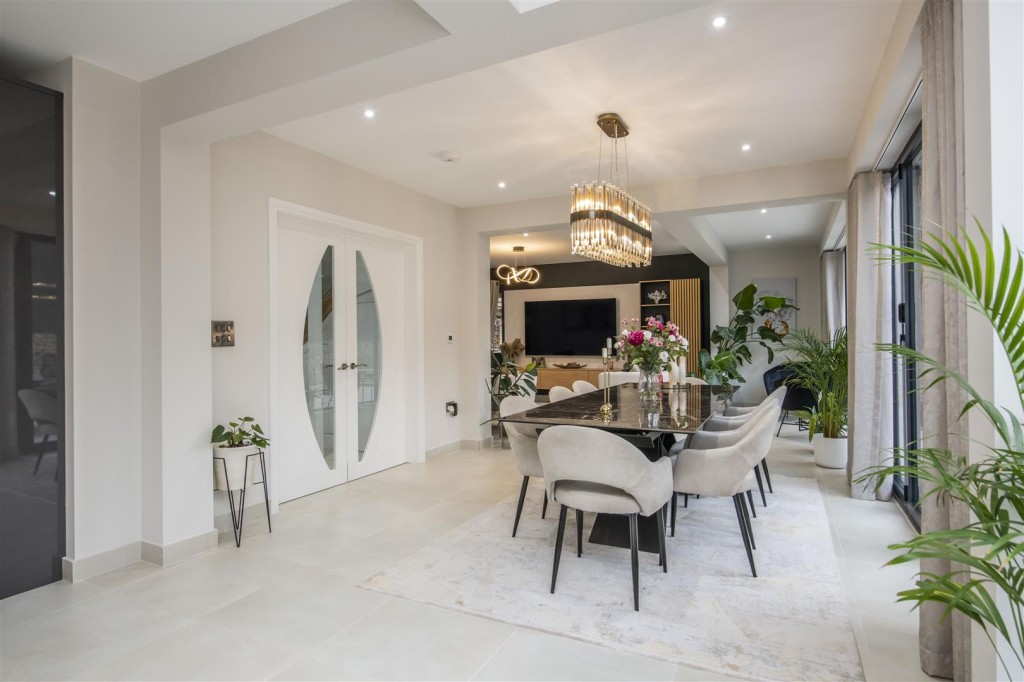 Images for Singlehurst Close, Weldon EAID:oscarjamesapi BID:4