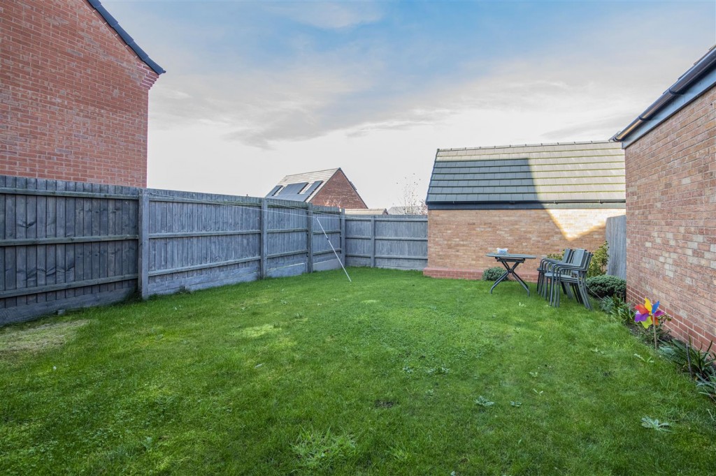 Images for Garland Road, Weldon, Corby EAID:oscarjamesapi BID:4