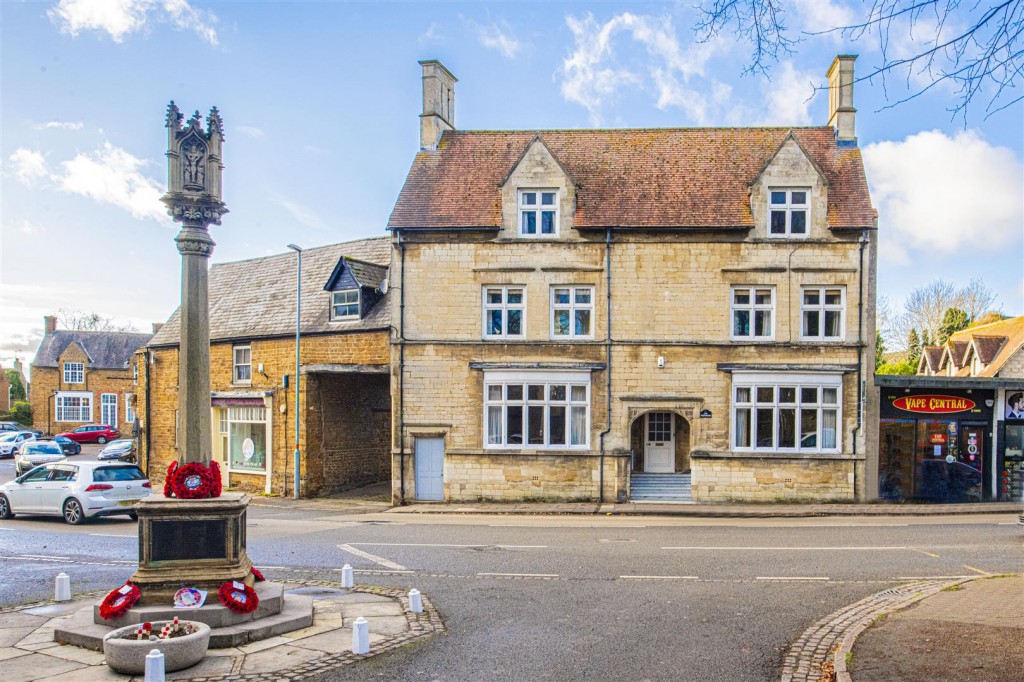 image of The White House, High Street