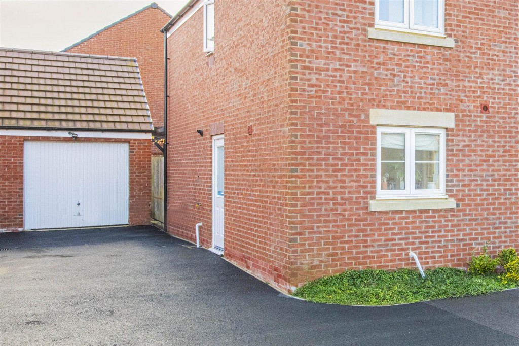 Images for Garland Road, Weldon, Corby EAID:oscarjamesapi BID:4